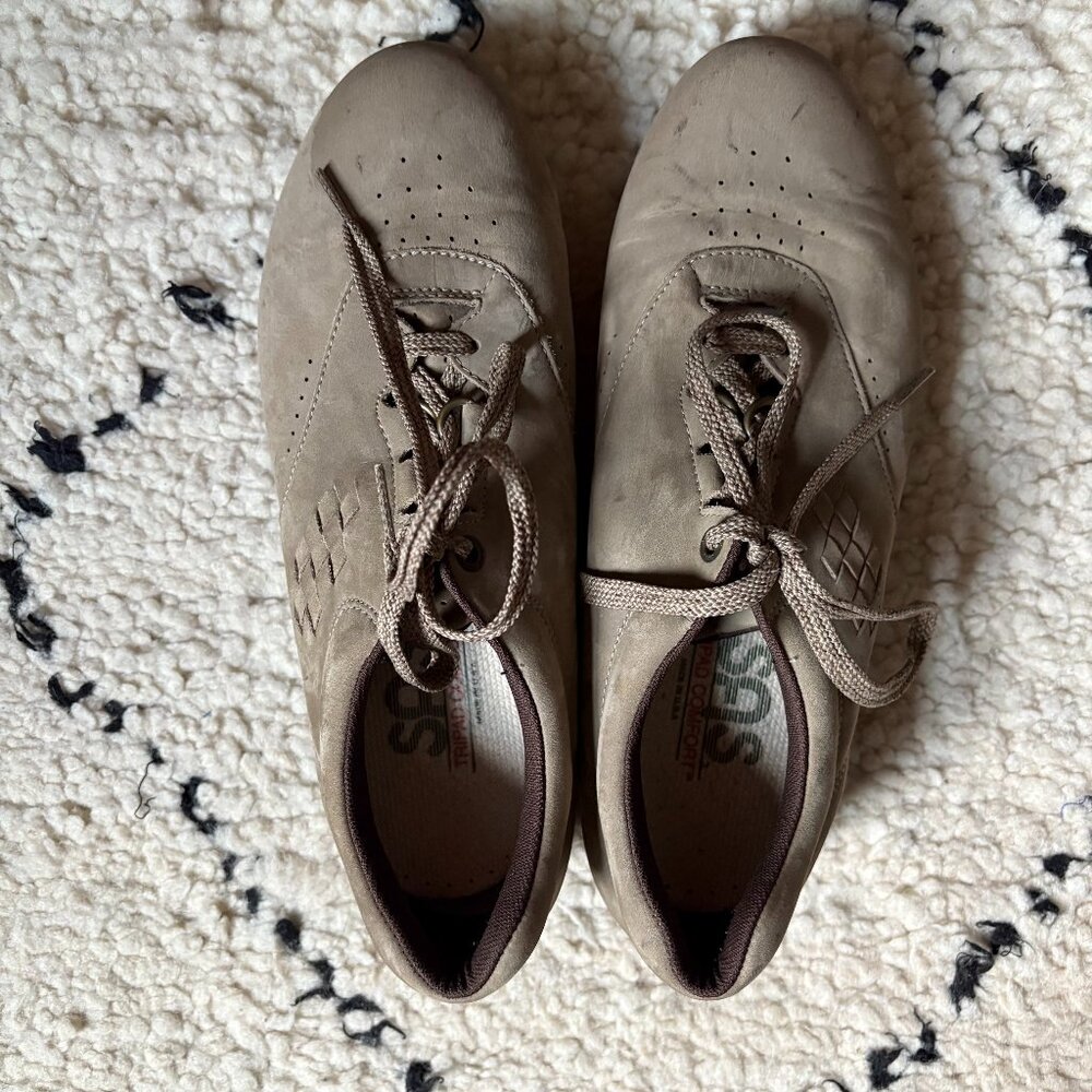 SAS women's 10N taupe leather Free Time Tripad Comfort Walking Shoe